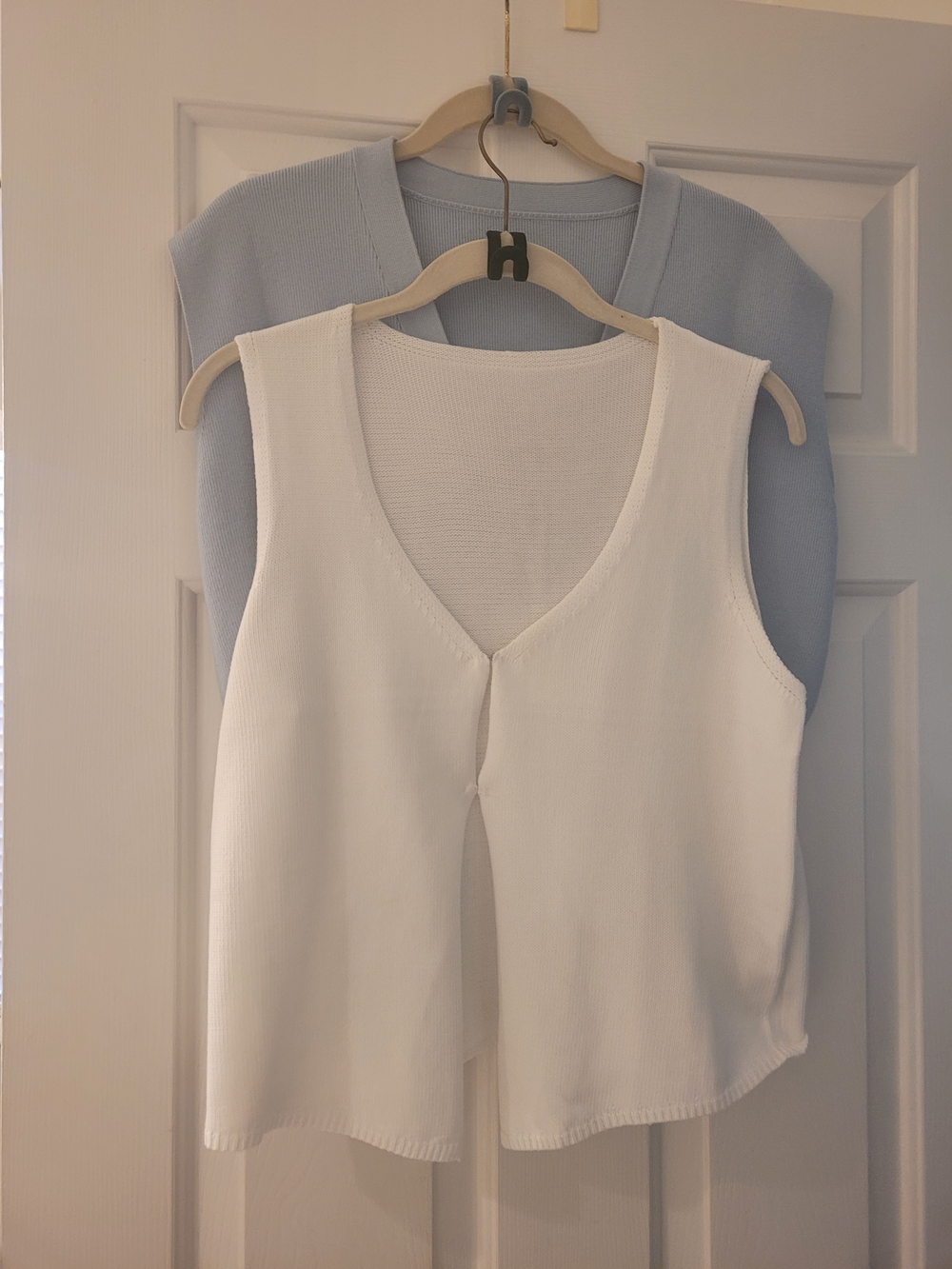 Lot Of 2 Women’s V-Neck Knit  Vests. White & Light Blue